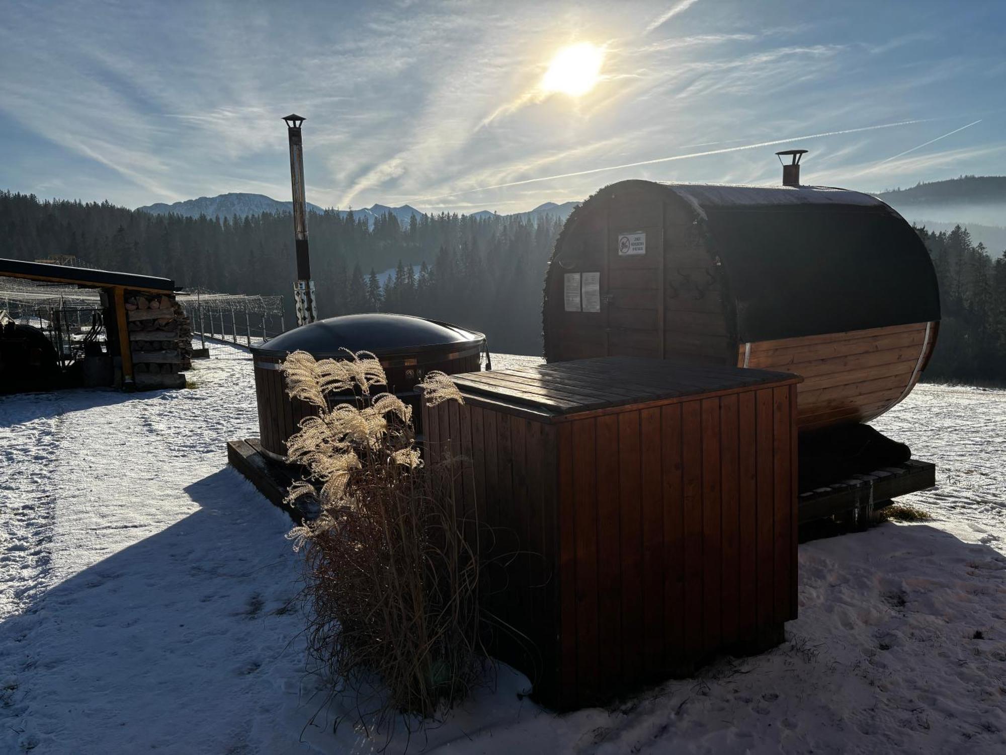 Witowianskie Domki Z Kominkiem, Jacuzzi I Sauna Dzianisz Bagian luar foto